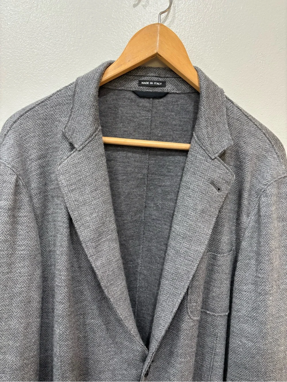 Giorgio Armani Cashmere Front Button Blazer Jacket Men’s Size 56 ( SNAGGED )